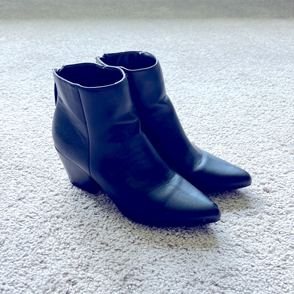 Black LuLus Booties Size 8.5